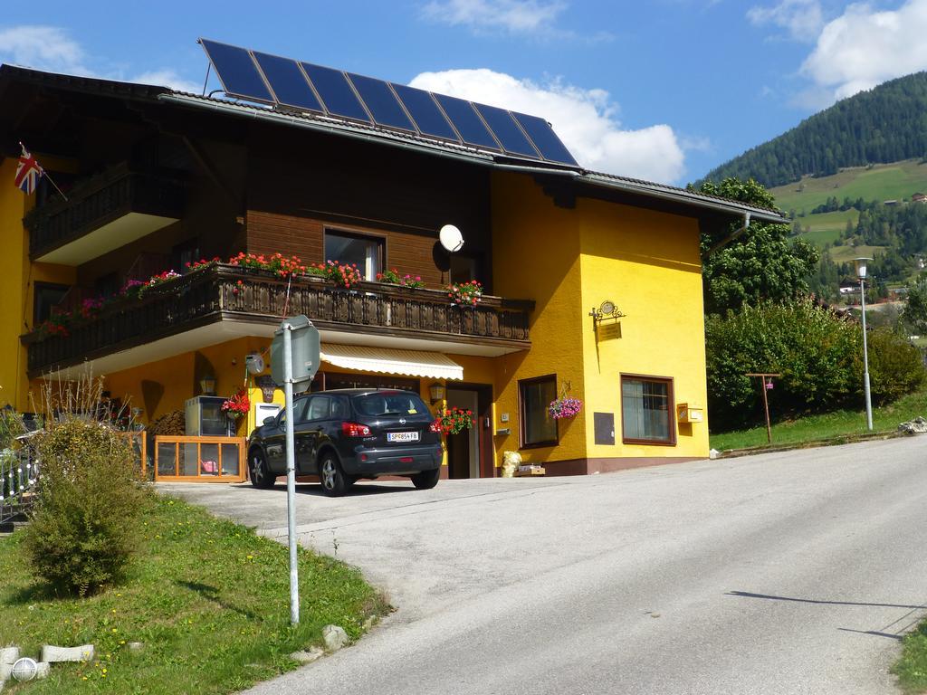 Guesthouse Mountain View Großkirchheim エクステリア 写真